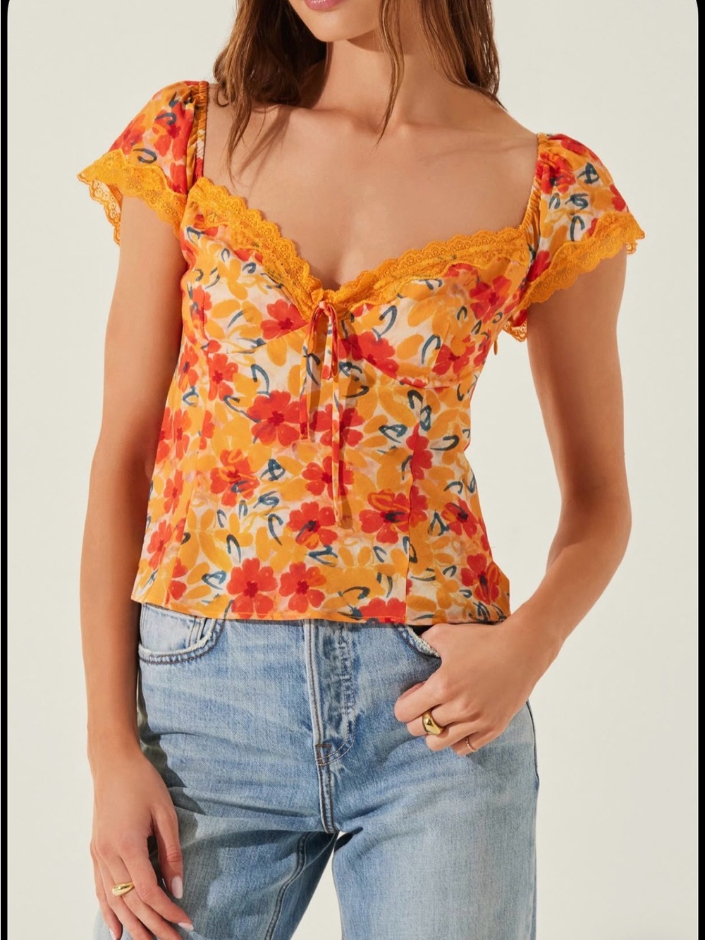 NWT ASTR The Label Floral Lace Trim Top Size M